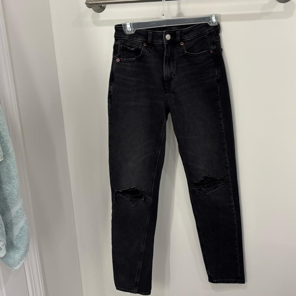 American Eagle Women’s Strigid Black jeans in 00, regular length